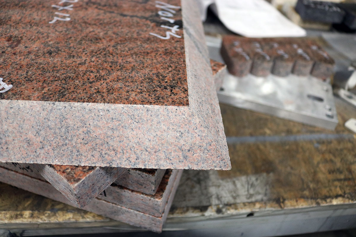 SaberJet-cnc-sawjet-stone-mitreading-inside-coorners-jet-monter